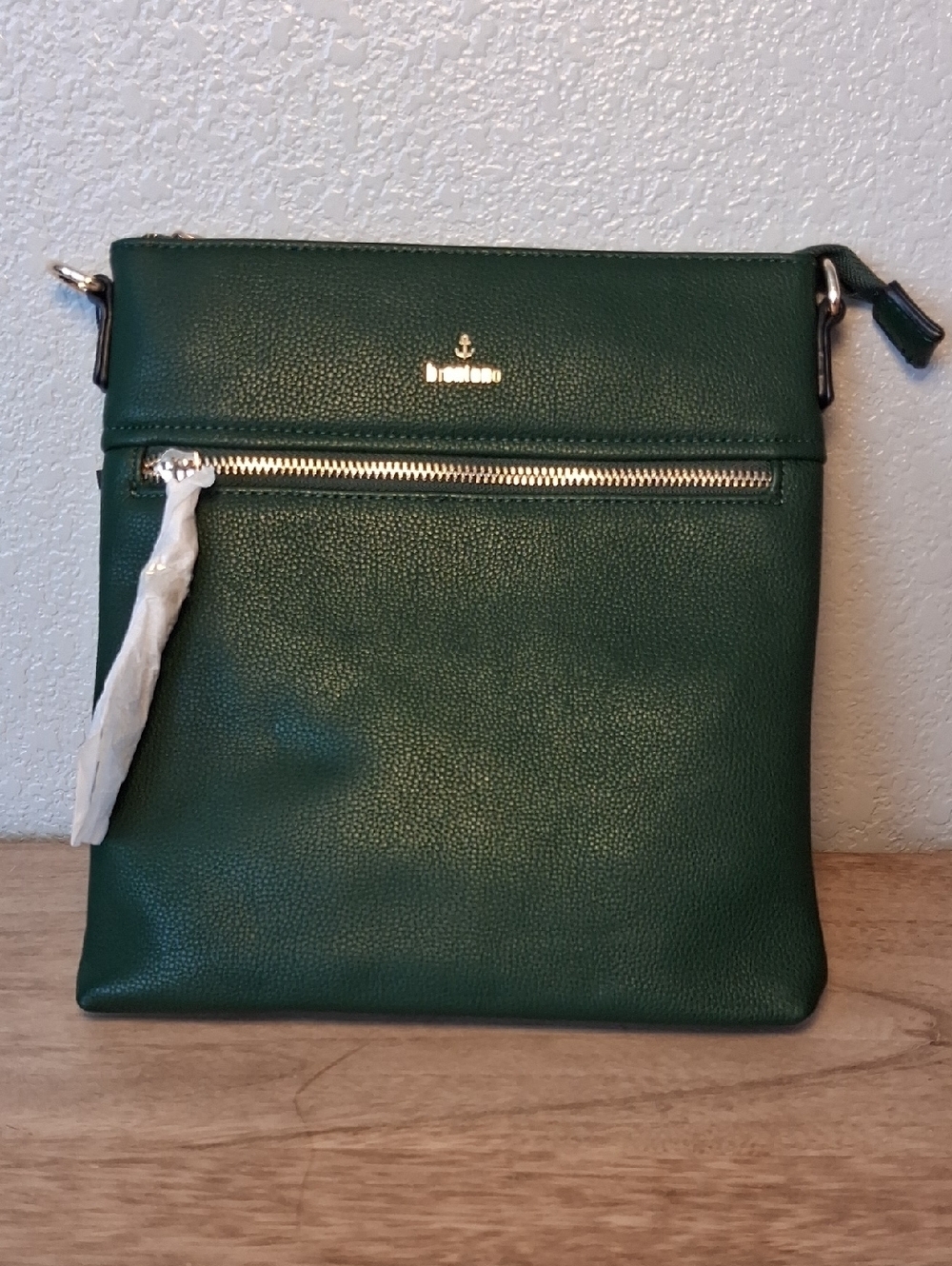 Bretano Peaked Leaf Green Pebbled Crossbody with Gold Hardware